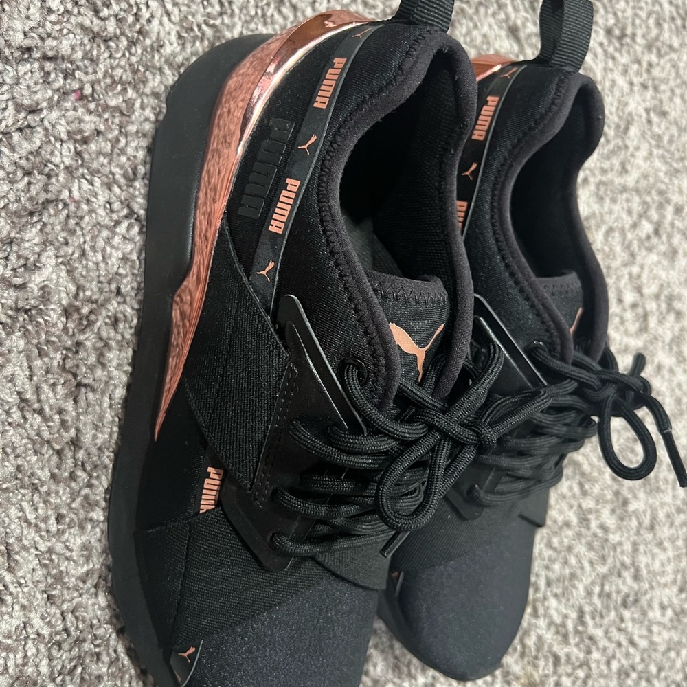 PUMA Women's Black and Copper Sneakers